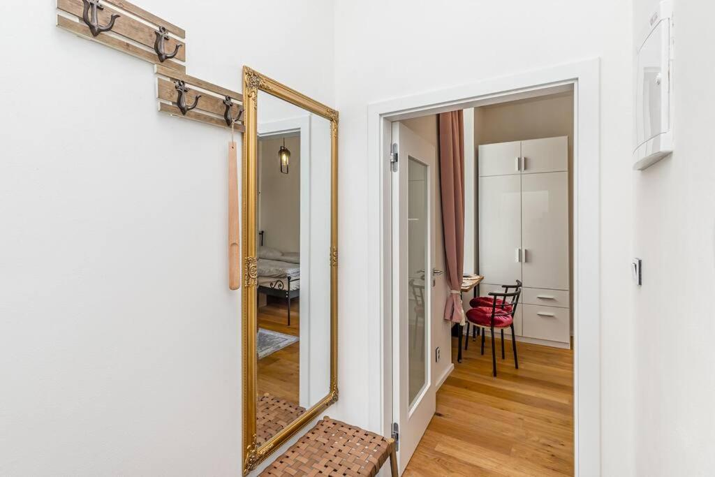 Cozy Quiet New Apartment In Karlin Square Prága Kültér fotó